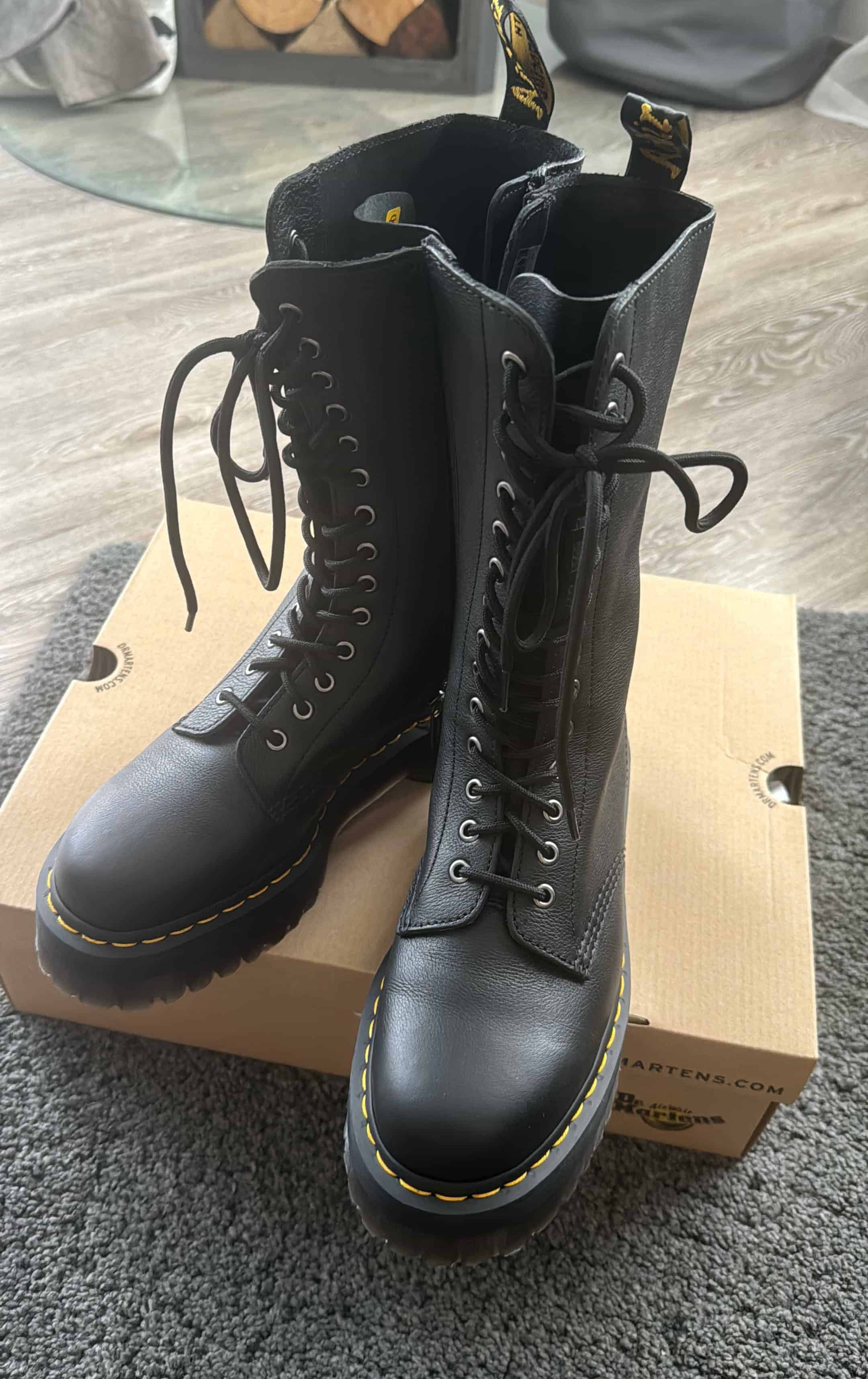 Dr. Martens 14-Loch – brandneu auf der Originalbox